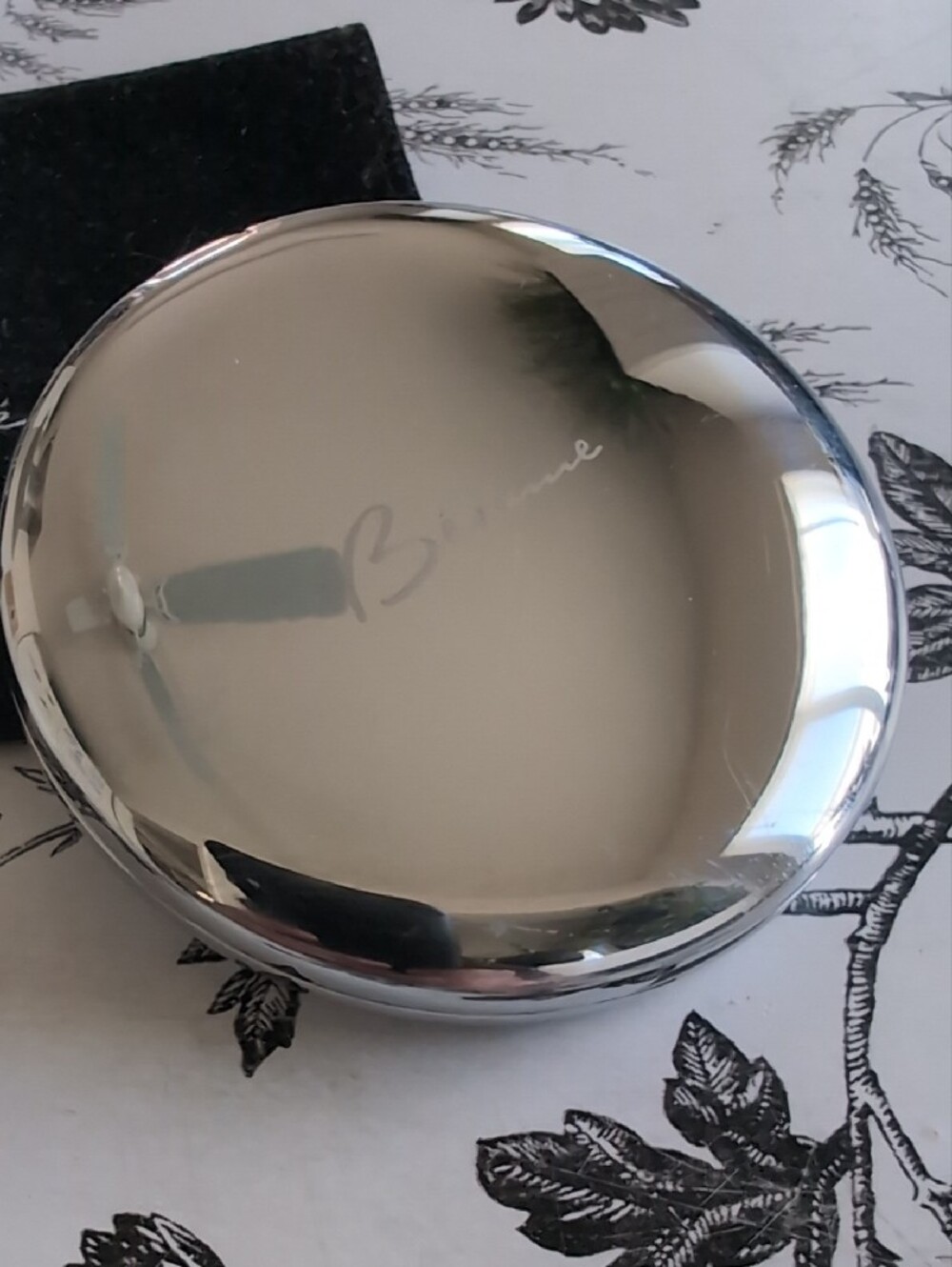 Bésame Spider Web Compact Mirror Limited edition In Original Box - Picture 3 of 8